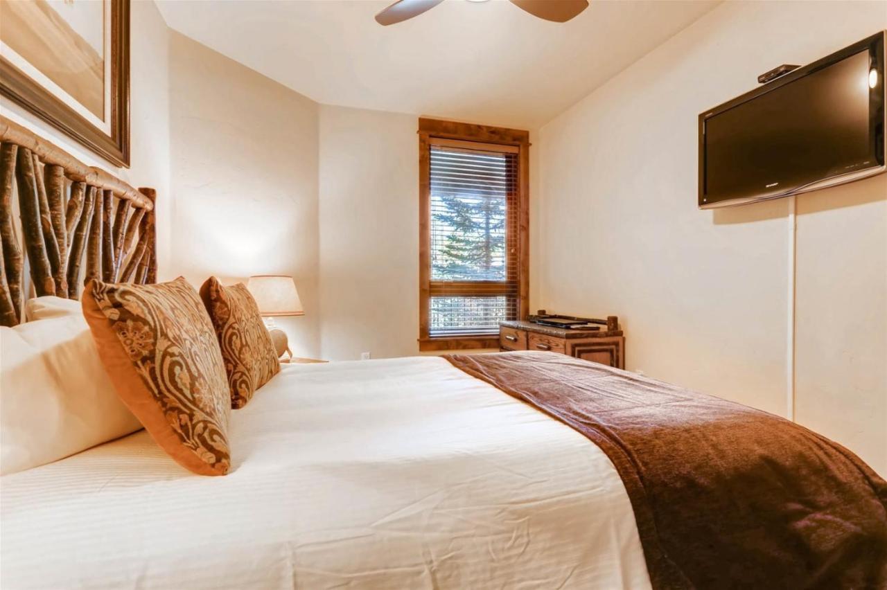 Luxury 2 Bedroom Ski In, Ski Out Condo In Breckenridge With Shared Pool, Hot Tub, Arcade, And Bar Exterior photo